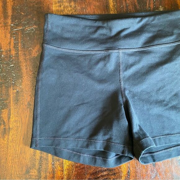 Athleta girl chit chat shorts in size 14 black athletic dance cheerleading - Picture 2 of 5